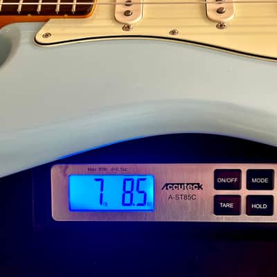 Fender Vintera III Early '60s Stratocaster 2025 - Sonic Blue image 11