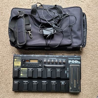 Line 6 POD xt Live Multi-Effect and Amp Modeler with Version 3 firmware and gig bag image 1