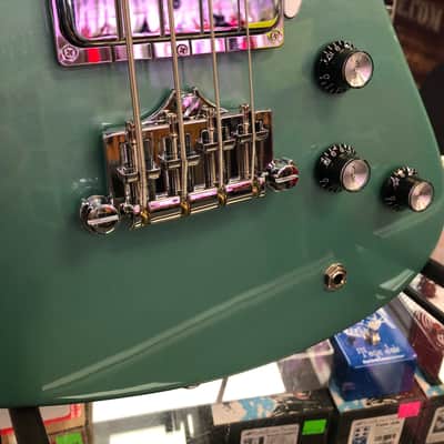 Gibson Thunderbird Bass Guitar - Inverness Green with Non-reverse Headstock image 9
