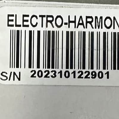 MINT - Electro-Harmonix Nano Bass Big Muff Pi Distortion / Sustainer 2014 - Present - Green / Black image 8