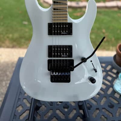 Jackson JS Series JS32 DKA-M Dinky Archtop 2014 - Present - Snow White image 1