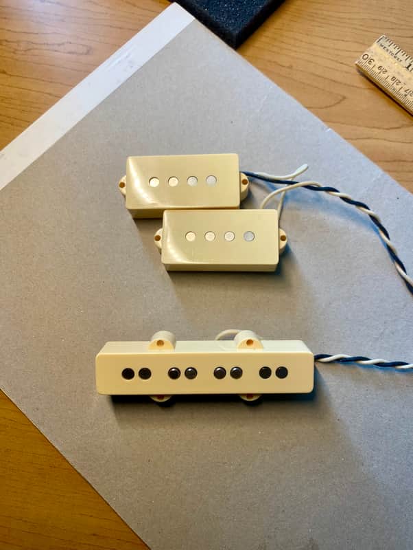 Lindy Fralin P-J Bass Pickups Set 5% Overwound Cream image 1