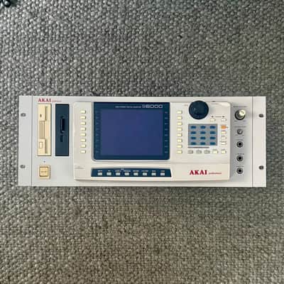 Akai S6000 MIDI Stereo Digital Sampler 1999 - White