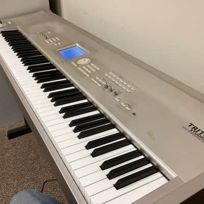 Korg Triton Studio 88-Key 120-Voice Polyphonic Workstation 2002 - 2005 - Silver image 2