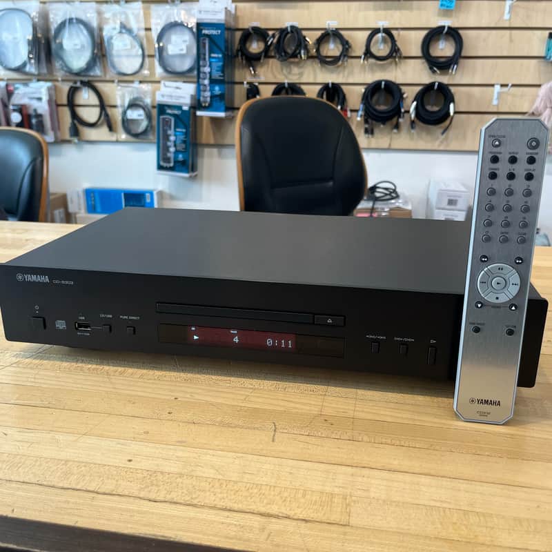 Yamaha CD-S303 CD Player w/ Remote