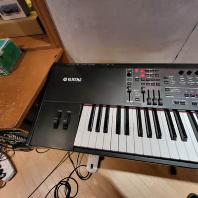 Yamaha S70 XS weighted 76 note keyboard/Synth with Motif XS Engine image 7