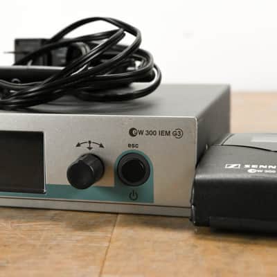 Sennheiser ew 300 IEM G3 Wireless In-Ear Monitoring System - 516-558 MHz CG0118V image 2