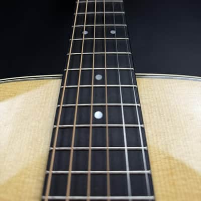 Martin D-28 Natural image 4