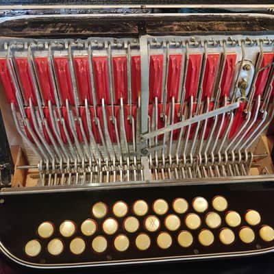 1950s Paolo Soprani 3v Club C/F Accordion image 7