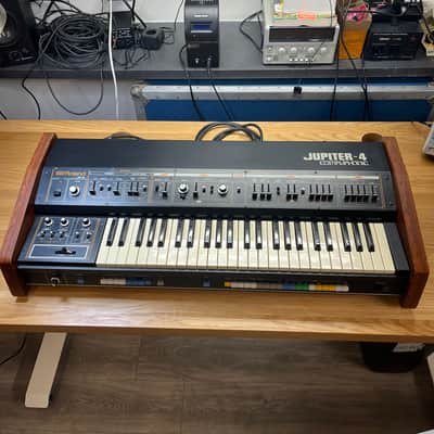 Roland Jupiter 4 Synthesizer w/ Swan flight case. New sliders. Full recap and just calibrated. IR3109  filter version image 4