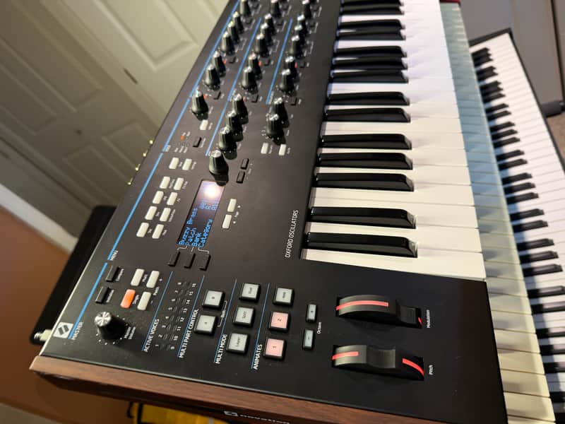 Novation Summit 61-Key 16-Voice Synthesizer 2019 - Present - Black image 1