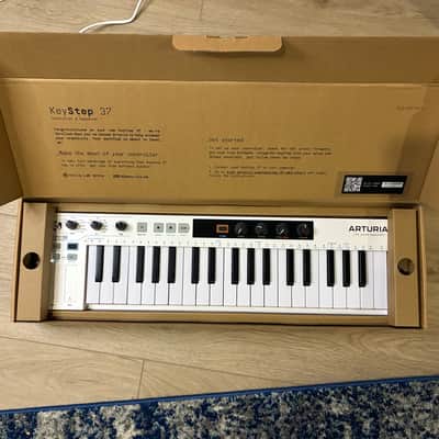 Arturia KeyStep 37 MIDI Controller 2021 - 2025 - White image 5