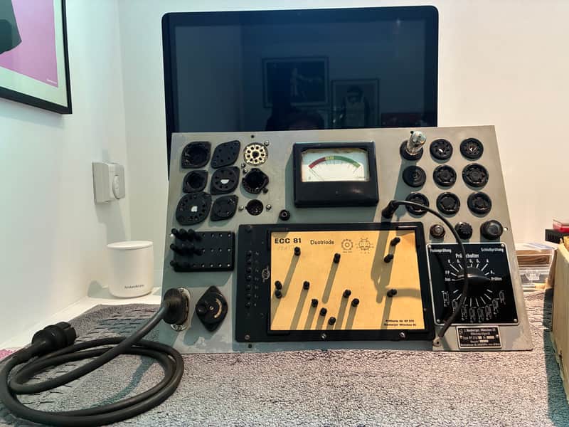 Neuberger RP270/2 tube tester image 1