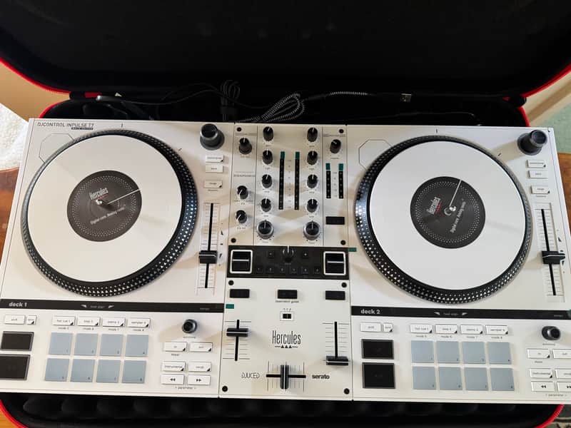 Hercules Inpulse T7 Premium Edition 2-Channel DJ Controller 2023 - Present - Black image 1