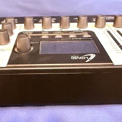 Focusrite Liquid Mix 32 2010s - Silver image 2