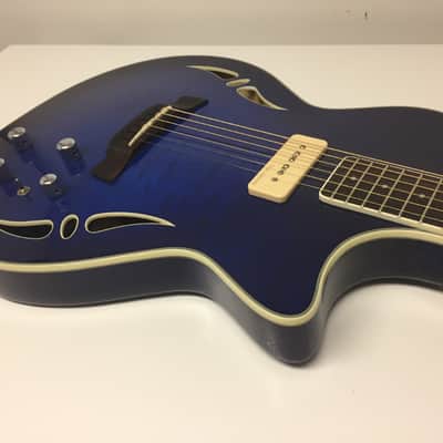 Beautiful, Crafter SAT-QMMS 2000s ,Blue Burst ,with case, excellent! image 4
