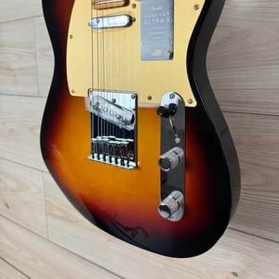 Fender American Ultra II Telecaster Maple Fingerboard Electric Guitar, Ultraburst image 4