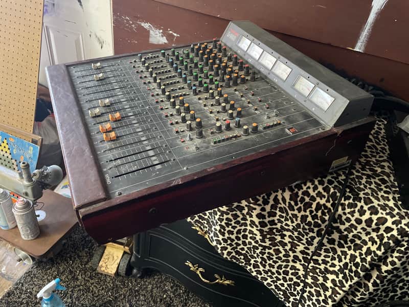 TASCAM M-308B