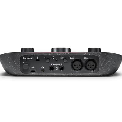 Immagine Focusrite Vocaster Two USB-C Podcast Recording Interface+Headphones+Dynamic Mics - 17