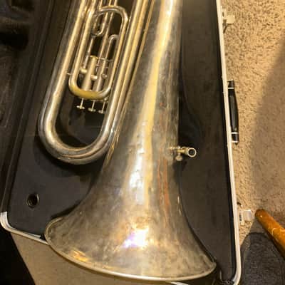 Jupiter BBb Silver Tuba Brass Instrument, 3-Valve Piston, Includes Hard Case image 3