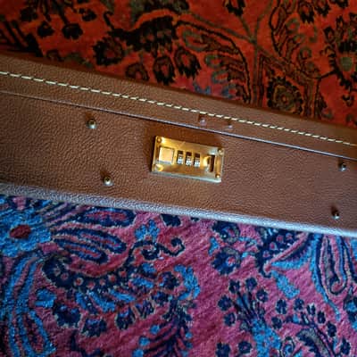 1989-1991 'Fuzzy Blanket' Gibson USA TKL Case for Les Paul Standard Classic Custom Studio, Brown/Pink Shroud image 8