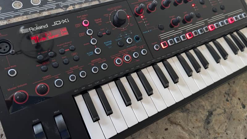 Roland JD-Xi 37-Key Analog/Digital Crossover Synthesizer - Black image 1