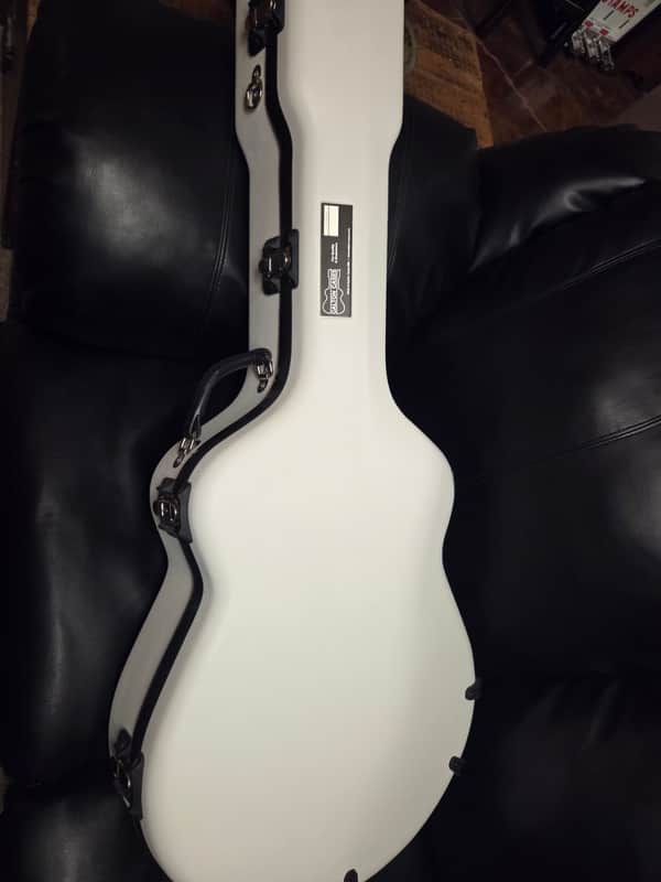 Calton Dred 2021 - Classic white image 1