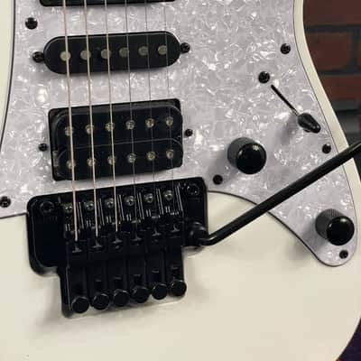 Ibanez RG450DXBWH Electric Guitar White image 3