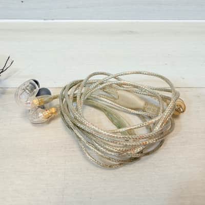 Shure SE215 Sound Isolating In-Ear Monitors w/ Case – Clear image 4