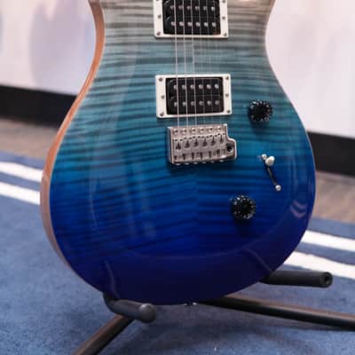 PRS SE Custom 24 2024 - Blue Fade image 3