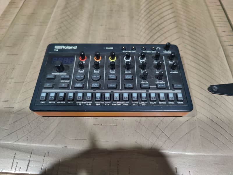 Roland T-8 AIRA Compact Beat Machine 2022 - Present - Black image 1
