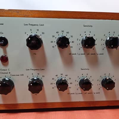 Ultra Rare Vintage Brüel & Kjær Type 2622 Dual Channel Vacuum Tube Preamplifier - Excellent image 3