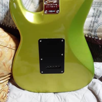 Fender American Ultra II Stratocaster with Maple Fretboard 2024 - Present - Solar Flare image 7