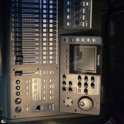 TASCAM DP-32SD 32-track Digital Portastudio 2014 - Present - Black image 8
