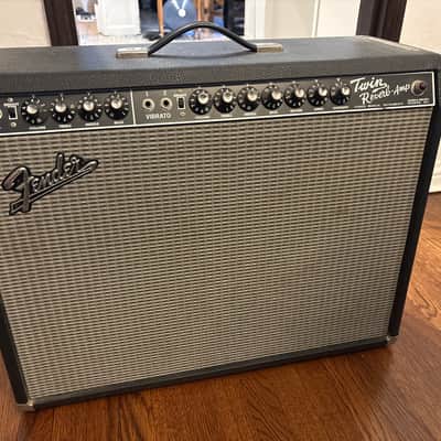 Fender '65 Twin Reverb Reissue 85-Watt 2x12" Guitar Combo 1991 - Present - Black image 4