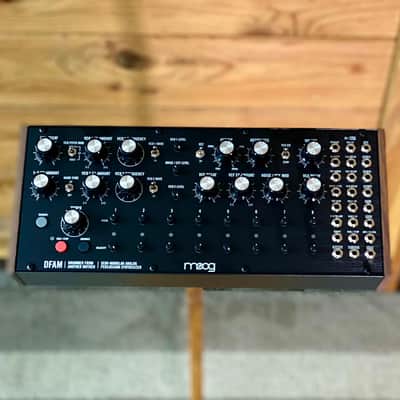 Moog DFAM Drummer From Another Mother Semi-Modular Analog Percussion Synthesizer - Black/Wood imagen 1