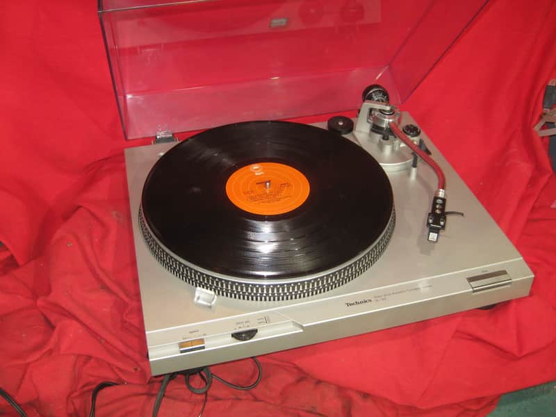 Technics SL-D2 Direct Drive Semi-Automatic Turntable - SERVICED! image 1