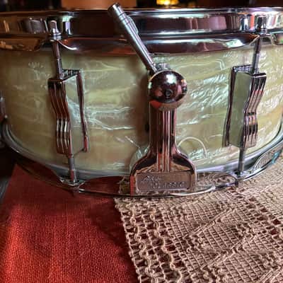 Ludwig Jazz fest 1966 - Pearl white P87 throw off E/C image 8