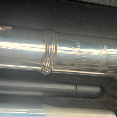 Yamaha YFL211 Flute Outfit image 4