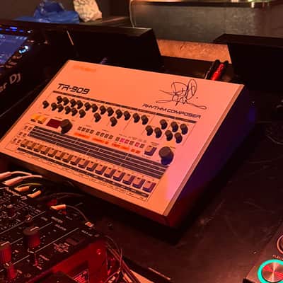 Roland TR-909 Mint Condition, Serviced, 100-240V upgraded PSU, Firmware V5 Installed & Signed by Jeff Mills