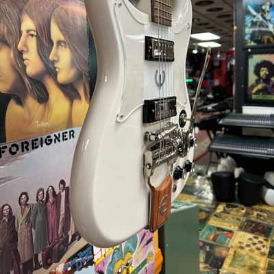 Epiphone Crestwood Custom (Tremotone) Electric Guitar - Polaris White image 7