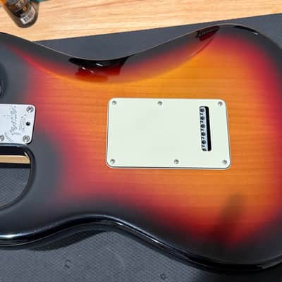 2005 Fender American Deluxe Stratocaster HSS – USA – 3-Tone Sunburst – Seymour Duncan JB – OHSC image 8