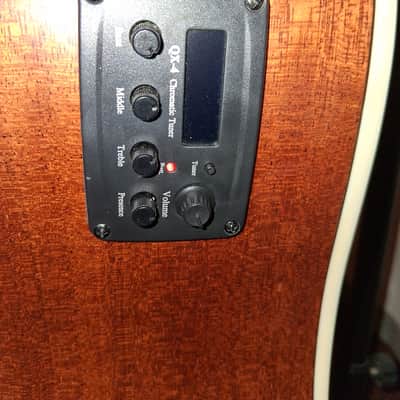 Peavey DW-2 Dreadnought Acoustic/Electric Guitar with Built-In Tuner 2010s - Natural image 9