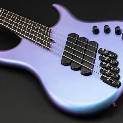 Dingwall Lee Sklar 2024 vertigo colour shift image 5