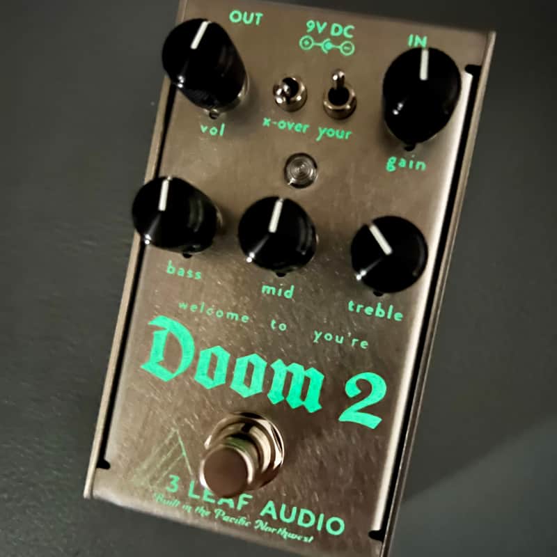3Leaf Audio Doom 2 Gray 2024 (fluorescent mat white, monochrome) image 1