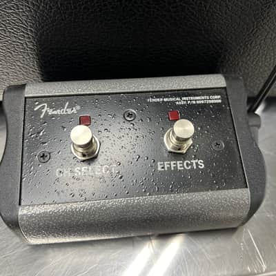 Fender Champion 100 2-Channel 100-Watt 2x12" Solid State Guitar Combo 2013 - Present - Black image 10