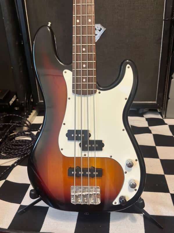Squier Standard Precision Bass Special