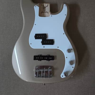 Warmoth PJ Bass Body - Shoreline Gold image 1