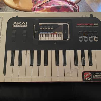 Akai SynthStation 25 iPad MIDI Keyboard Controller image 5