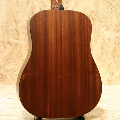 Taylor 320 2015 image 2